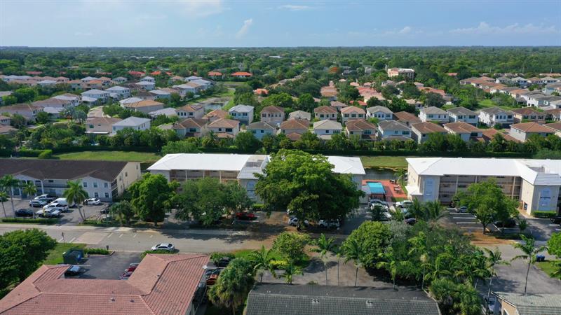 Image 42 of 43 For 8821 38th Dr  205a