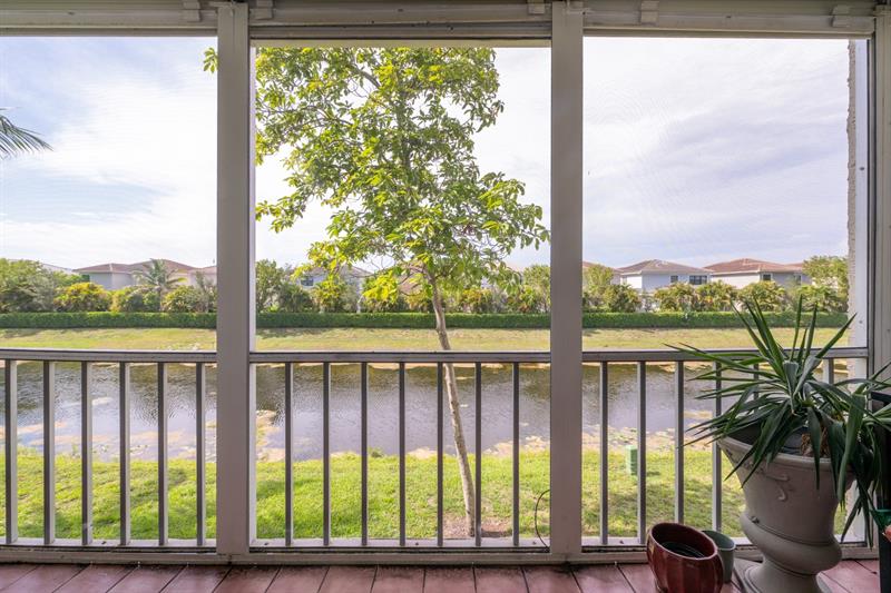 Image 5 of 43 For 8821 38th Dr  205a