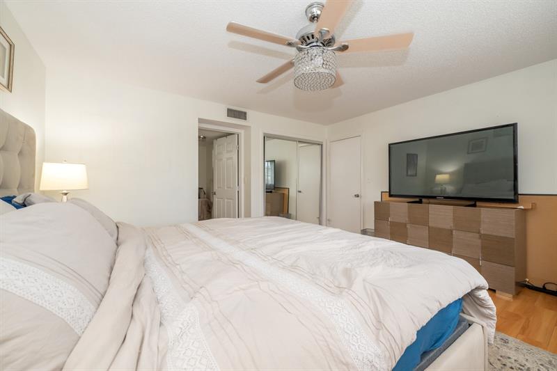 Image 9 of 43 For 8821 38th Dr  205a