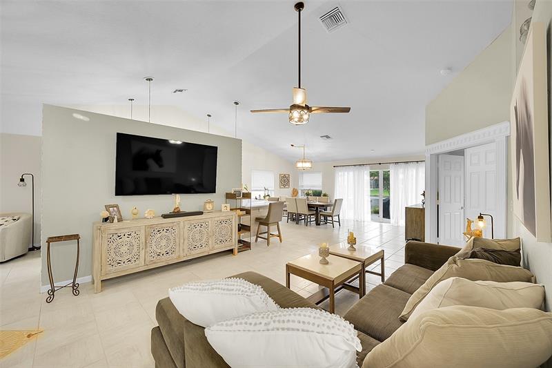 Image 12 of 47 For 5230 Grande Palm Cir