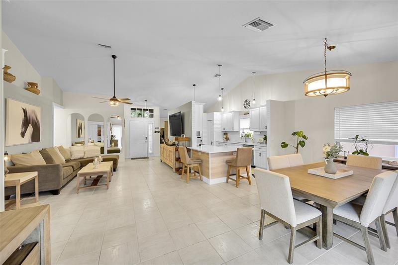 Image 13 of 47 For 5230 Grande Palm Cir