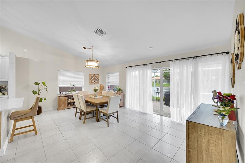 Image 15 of 47 For 5230 Grande Palm Cir