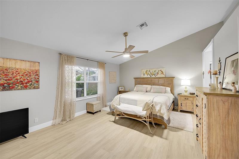 Image 24 of 47 For 5230 Grande Palm Cir