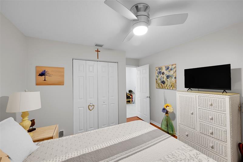Image 33 of 47 For 5230 Grande Palm Cir