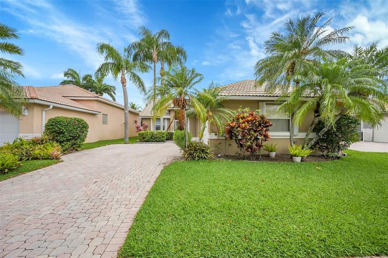 Image 6 of 47 For 5230 Grande Palm Cir