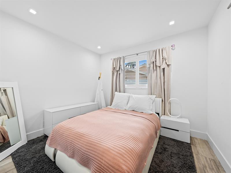 Image 34 of 46 For 2147 65th St