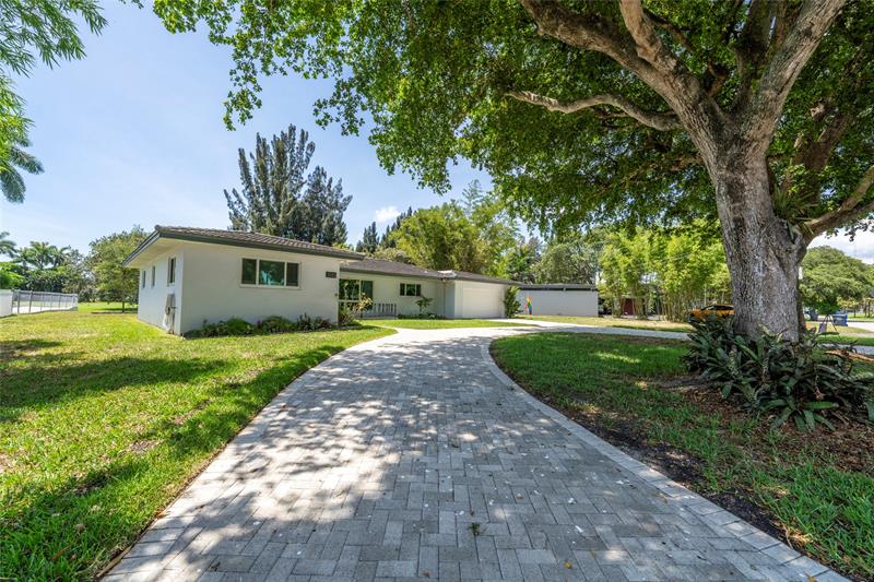 Image 2 of 30 For 3140 Calle Largo Dr