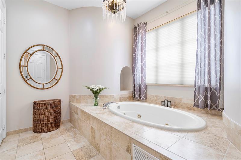 Image 41 of 85 For 12245 71 Street
