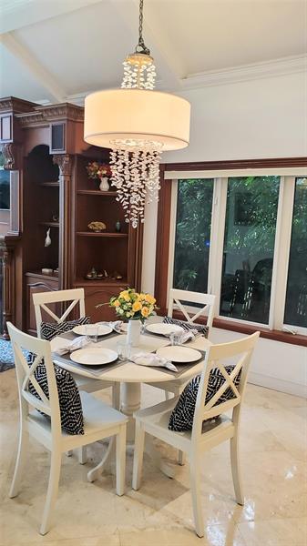 Image 17 of 27 For 2626 Barcelona Dr