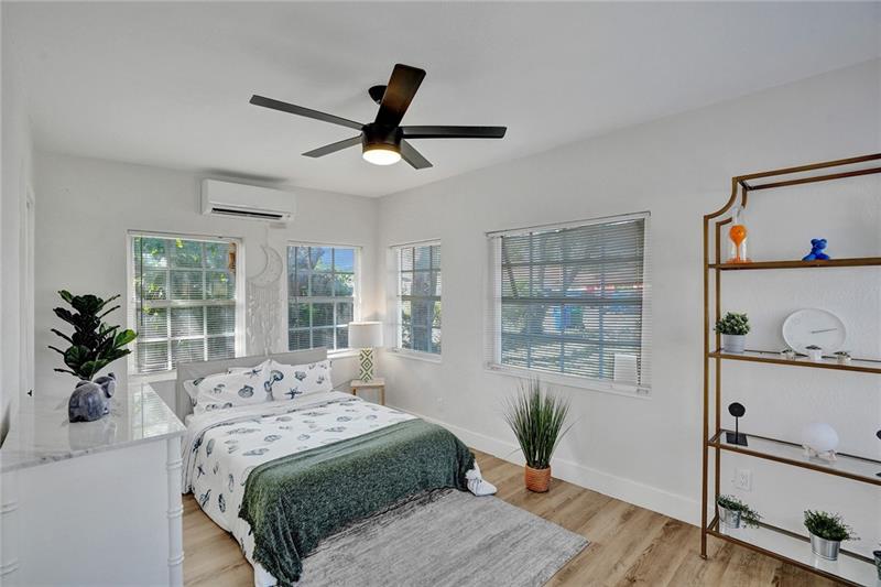 Image 21 of 35 For 6128 39th Street
