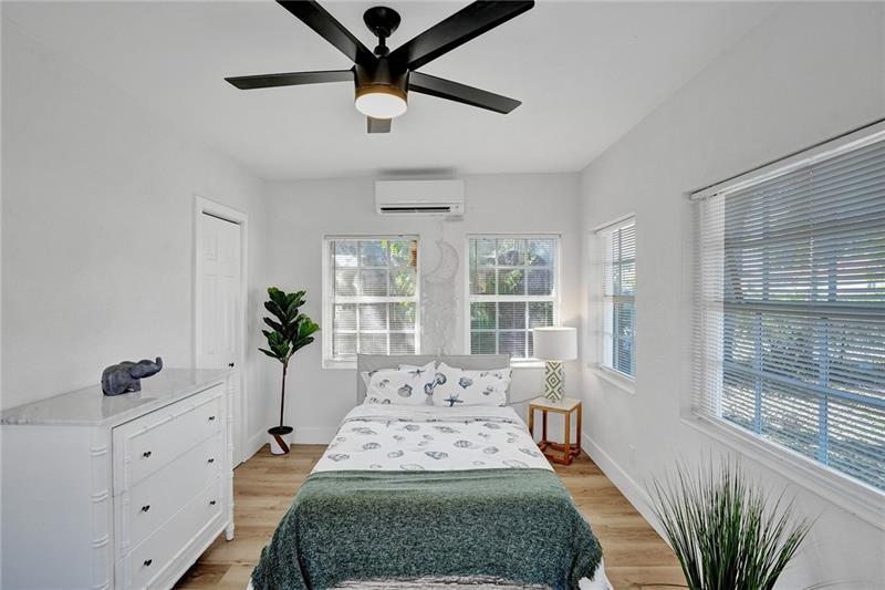 Image 22 of 35 For 6128 39th Street