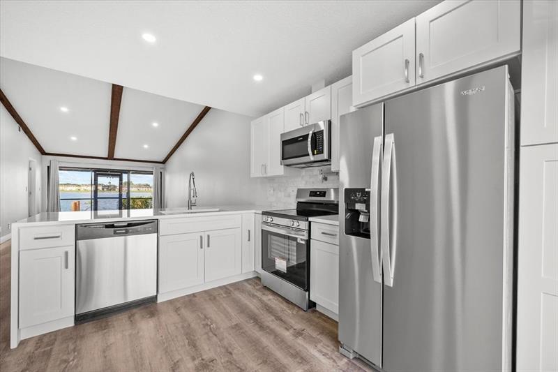 Image 7 of 30 For 593 Banks Rd  593
