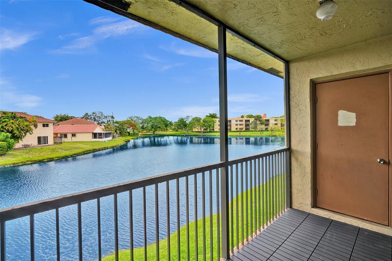 Details for 374 Lakeview Dr  203, Weston, FL 33326