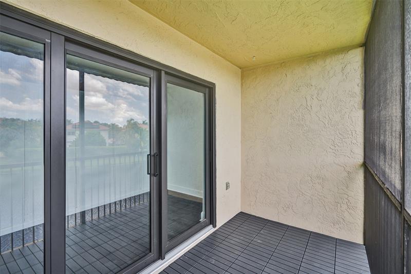 Image 32 of 33 For 374 Lakeview Dr  203