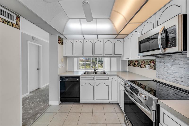 Image 10 of 33 For 800 4 St  405