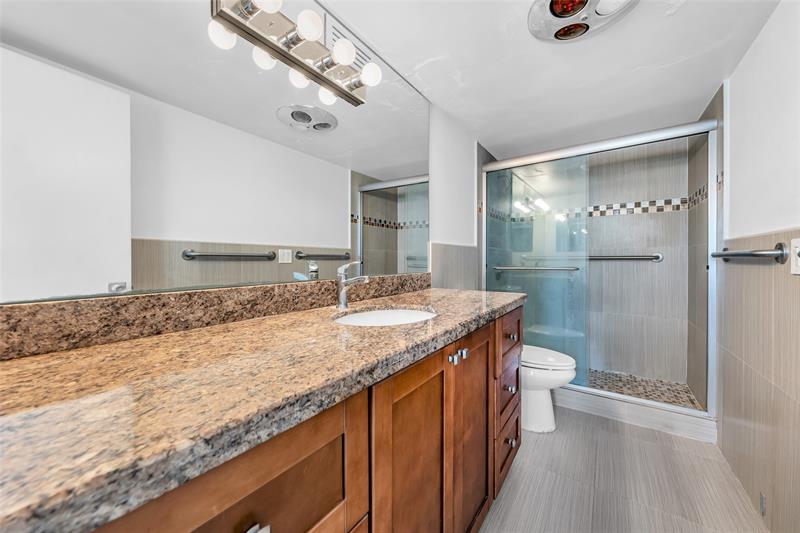Image 18 of 33 For 800 4 St  405