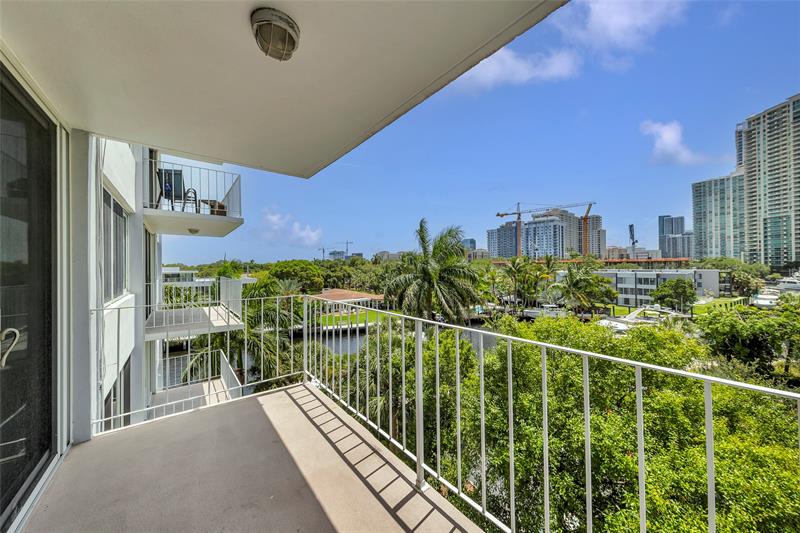 Image 21 of 33 For 800 4 St  405