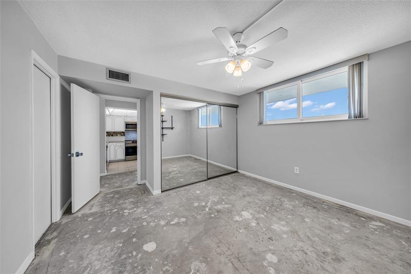 Image 22 of 33 For 800 4 St  405