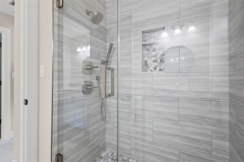 Image 20 of 56 For 1709 Rio Vista Dr