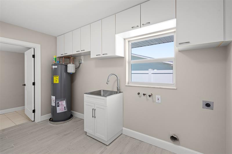 Image 25 of 56 For 1709 Rio Vista Dr