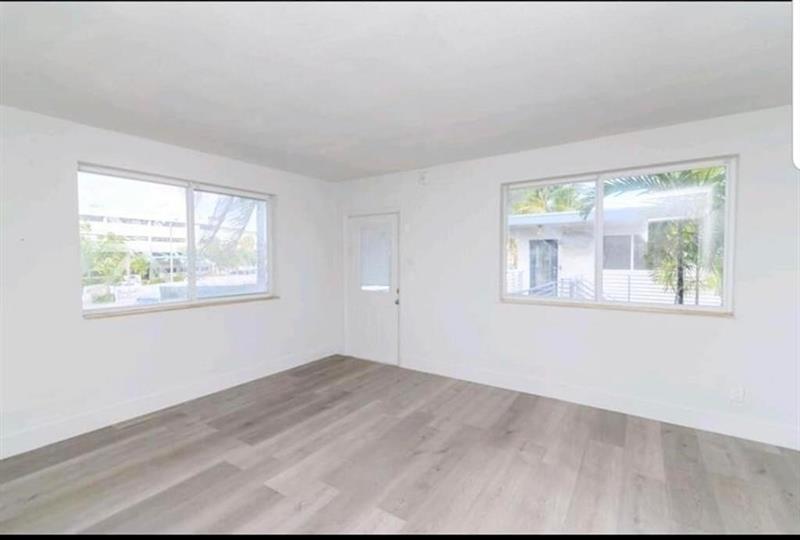 Image 6 of 8 For 16651 18th Ave  B1-2