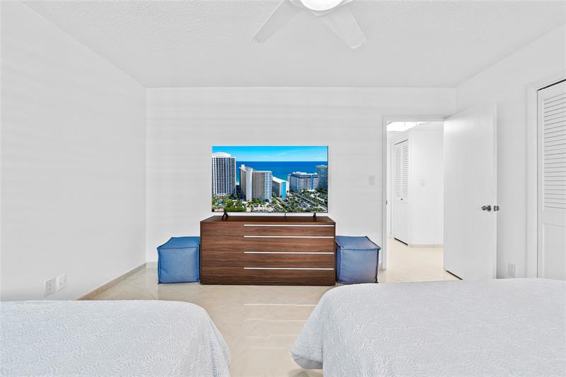 Image 44 of 59 For 4100 Galt Ocean Drive  1805