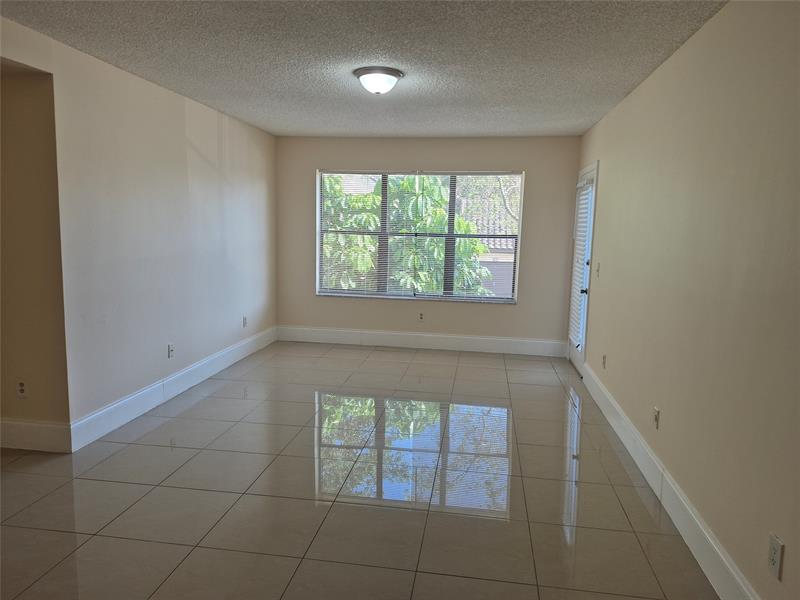 Image 3 of 10 For 4281 Mcnab Rd  24