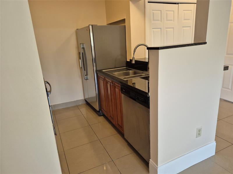 Image 4 of 10 For 4281 Mcnab Rd  24