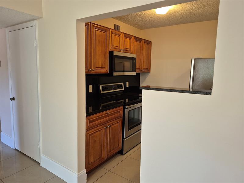 Image 5 of 10 For 4281 Mcnab Rd  24