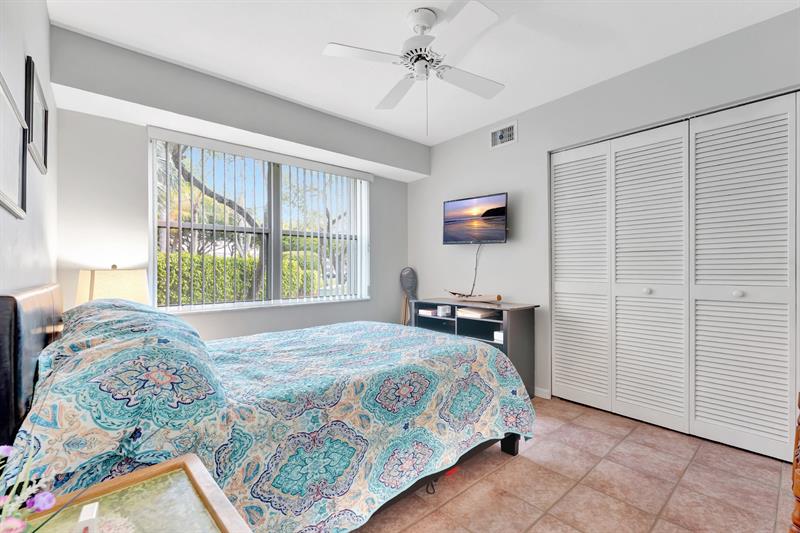 Image 15 of 22 For 10217 24th Pl  101