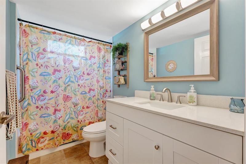 Image 16 of 22 For 10217 24th Pl  101
