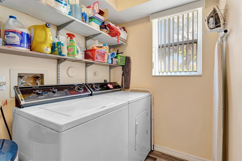 Image 18 of 22 For 10217 24th Pl  101