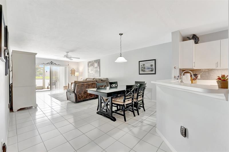 Image 8 of 22 For 10217 24th Pl  101
