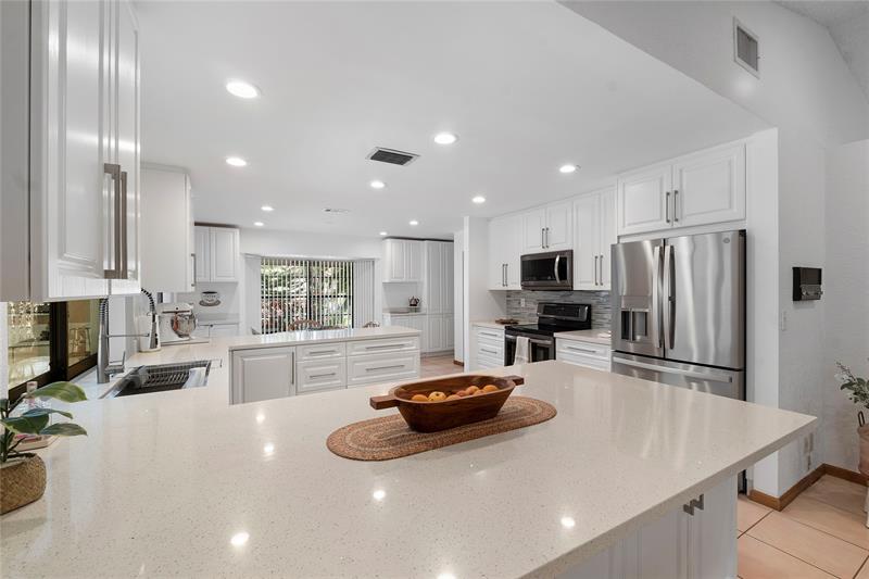 Image 10 of 40 For 11217 10th Manor