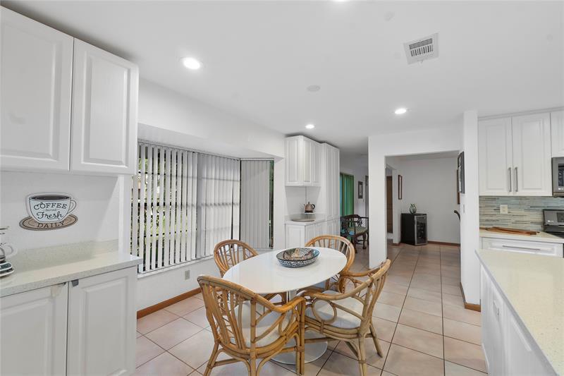 Image 12 of 40 For 11217 10th Manor