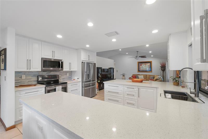 Image 7 of 40 For 11217 10th Manor