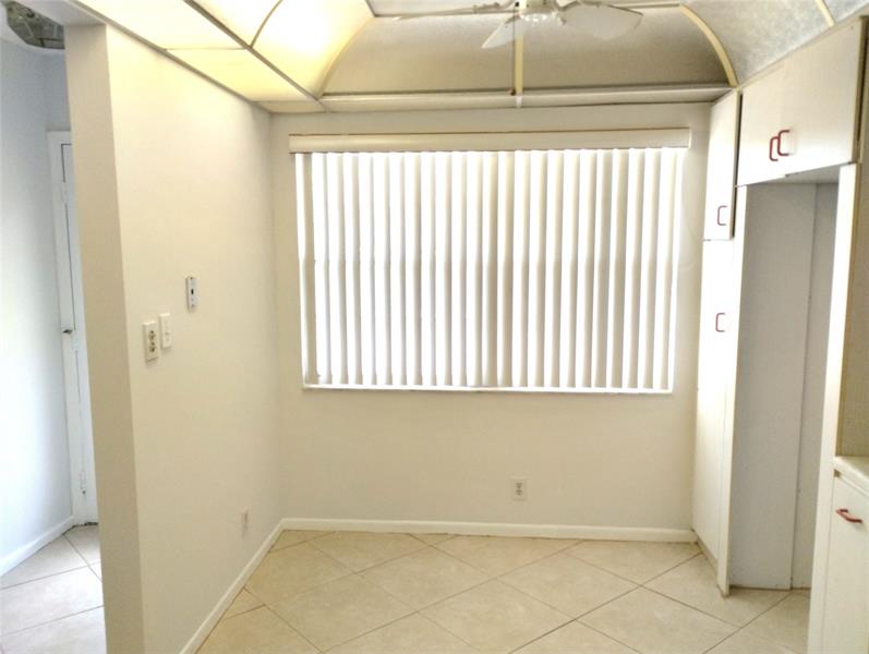 Image 11 of 50 For 2403 Antigua Cir  E3