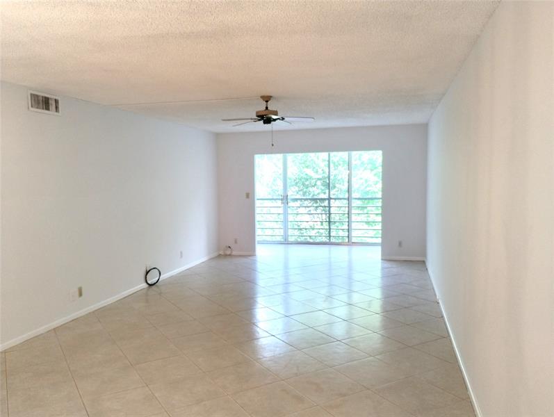 Image 12 of 50 For 2403 Antigua Cir  E3