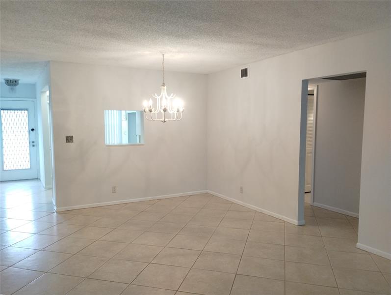 Image 13 of 50 For 2403 Antigua Cir  E3
