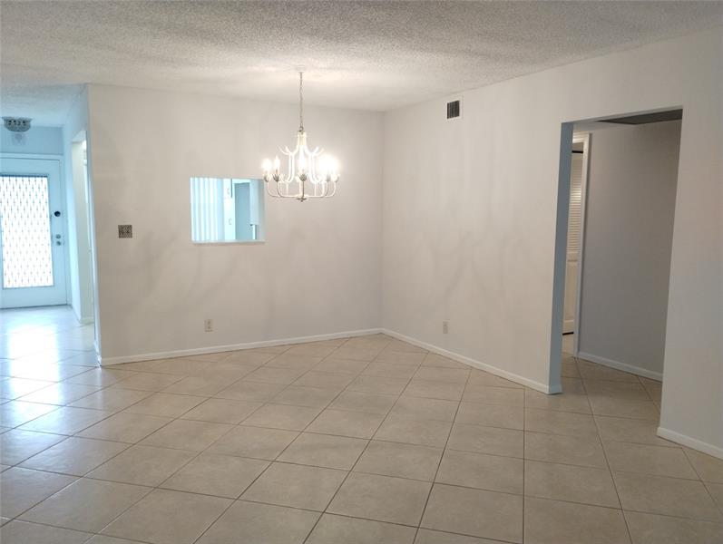 Image 14 of 50 For 2403 Antigua Cir  E3