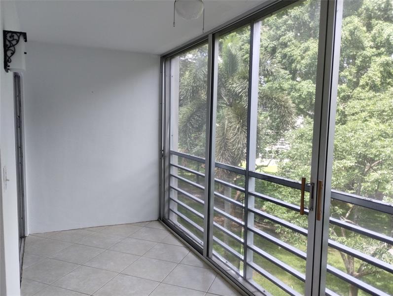 Image 15 of 50 For 2403 Antigua Cir  E3