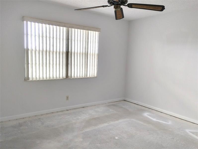 Image 18 of 50 For 2403 Antigua Cir  E3