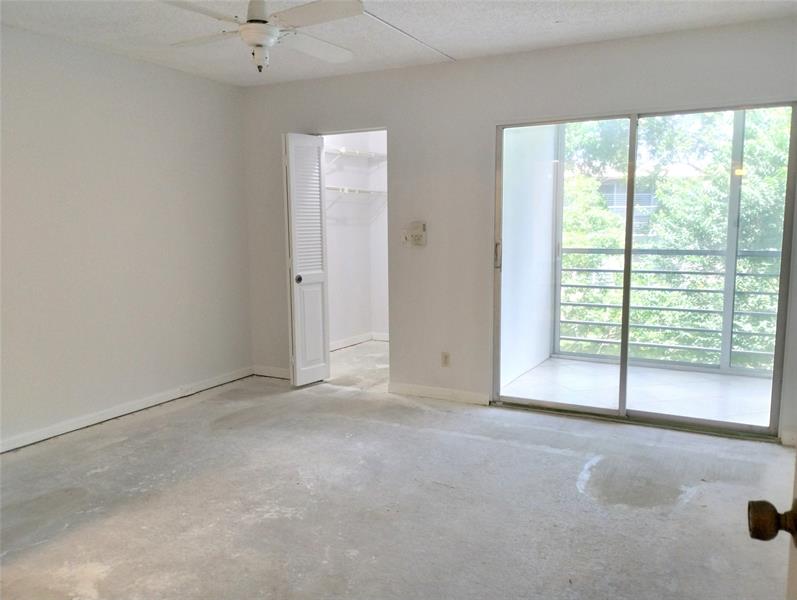 Image 24 of 50 For 2403 Antigua Cir  E3