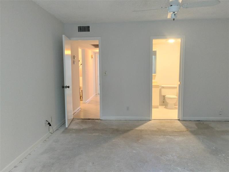 Image 26 of 50 For 2403 Antigua Cir  E3