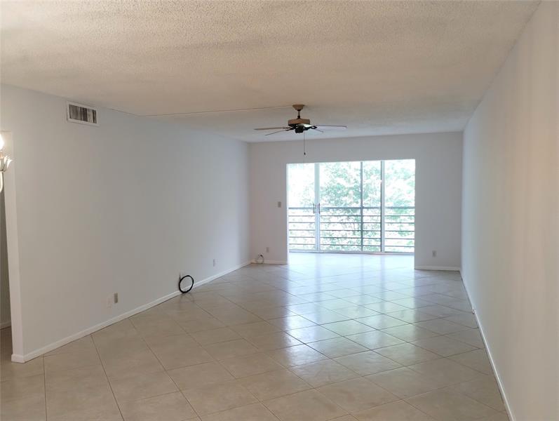 Image 7 of 50 For 2403 Antigua Cir  E3