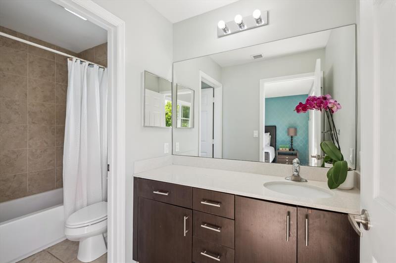 Image 15 of 20 For 2325 5th St  