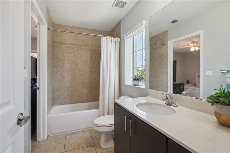 Image 18 of 20 For 2325 5th St  