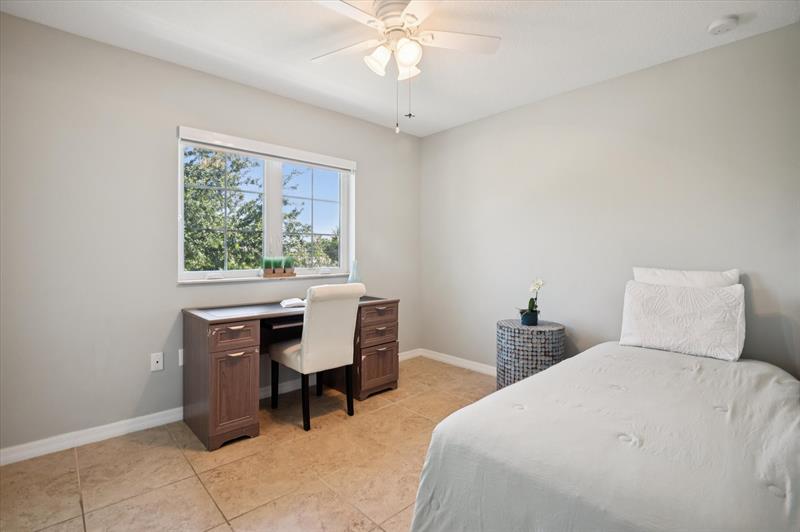 Image 19 of 20 For 2325 5th St  