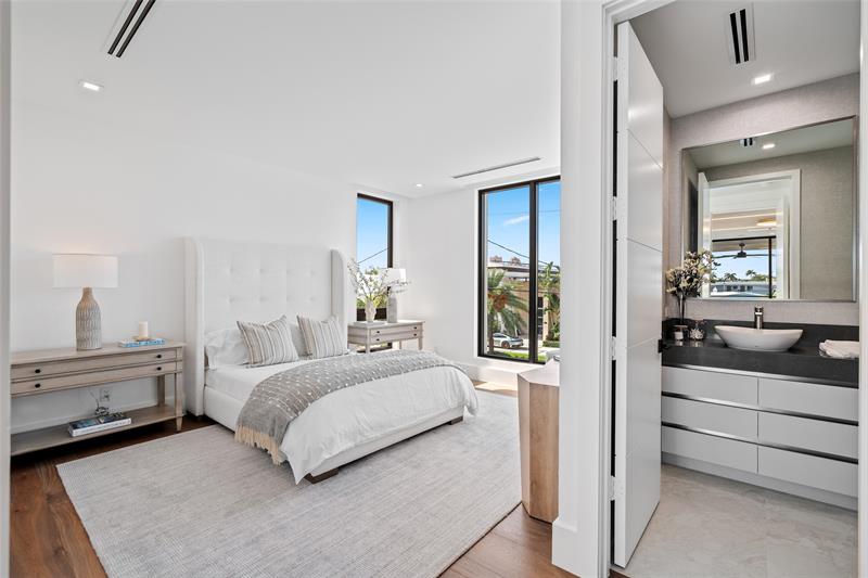 Image 43 of 64 For 2849 29th St