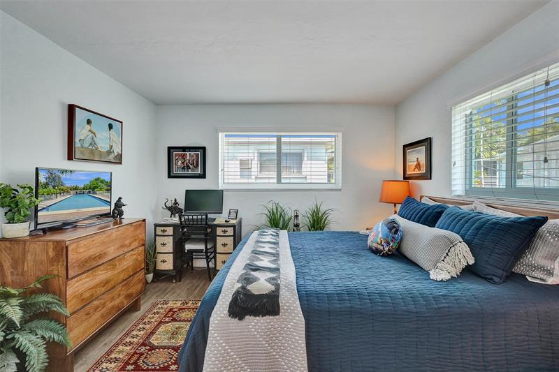 Image 17 of 51 For 1055 15th St  14c